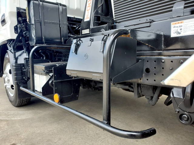 三菱ふそうキャンターコンテナ専用車小型（2t・3t）[写真21]