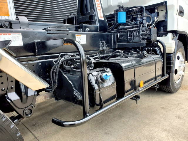 三菱ふそうキャンターコンテナ専用車小型（2t・3t）[写真23]