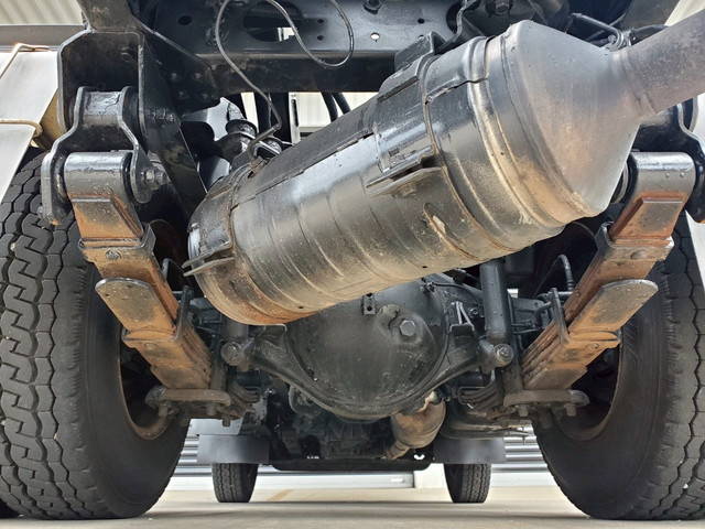 三菱ふそうキャンターコンテナ専用車小型（2t・3t）[写真24]