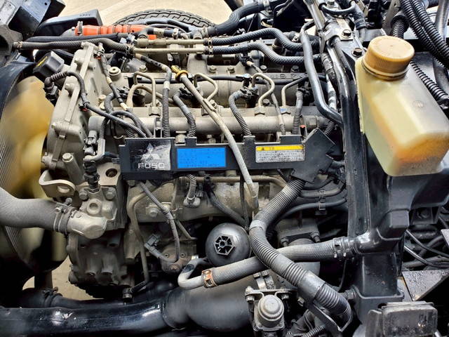 三菱ふそうキャンターコンテナ専用車小型（2t・3t）[写真29]