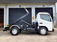 三菱ふそうキャンターコンテナ専用車小型（2t・3t）[写真09]