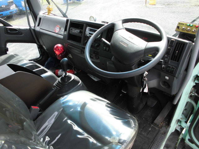 いすゞフォワードパッカー車（塵芥車）中型（4t）[写真30]