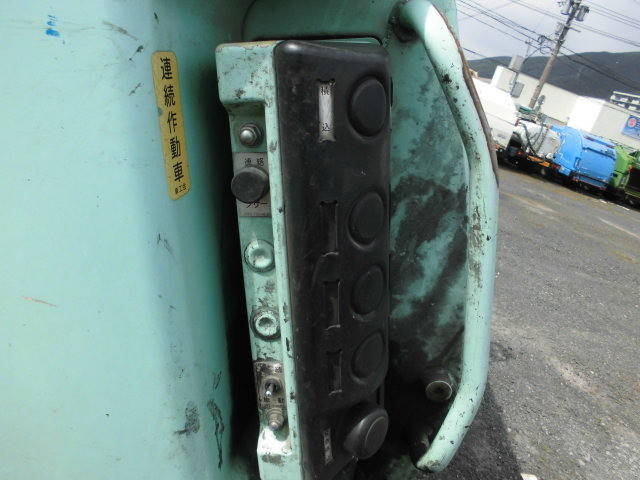 いすゞフォワードパッカー車（塵芥車）中型（4t）[写真33]