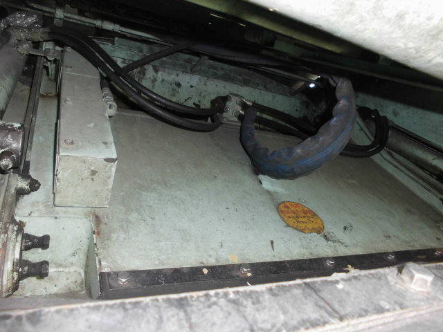 いすゞフォワードパッカー車（塵芥車）中型（4t）[写真06]