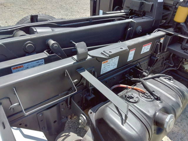 いすゞエルフコンテナ専用車小型（2t・3t）[写真13]