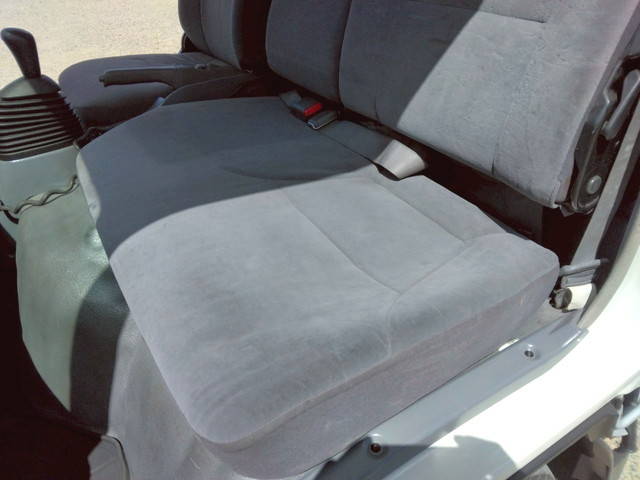 いすゞエルフコンテナ専用車小型（2t・3t）[写真26]