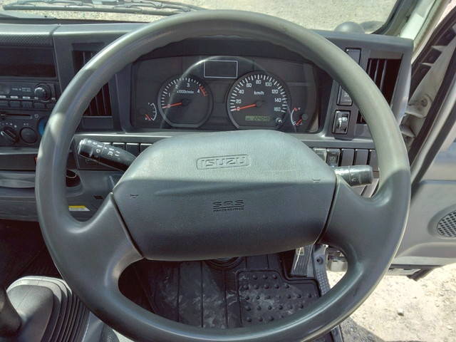 いすゞエルフコンテナ専用車小型（2t・3t）[写真28]