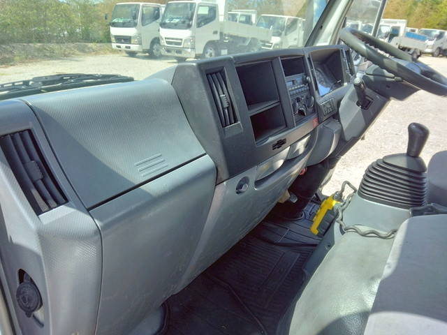 いすゞエルフコンテナ専用車小型（2t・3t）[写真33]