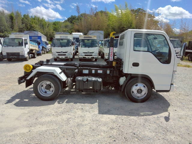 いすゞエルフコンテナ専用車小型（2t・3t）[写真06]
