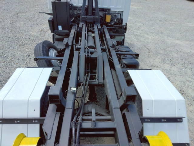 いすゞエルフコンテナ専用車小型（2t・3t）[写真07]