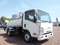 いすゞエルフバキュームカー小型（2t・3t）