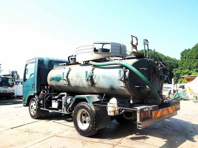 いすゞエルフバキュームカー小型（2t・3t）[写真02]