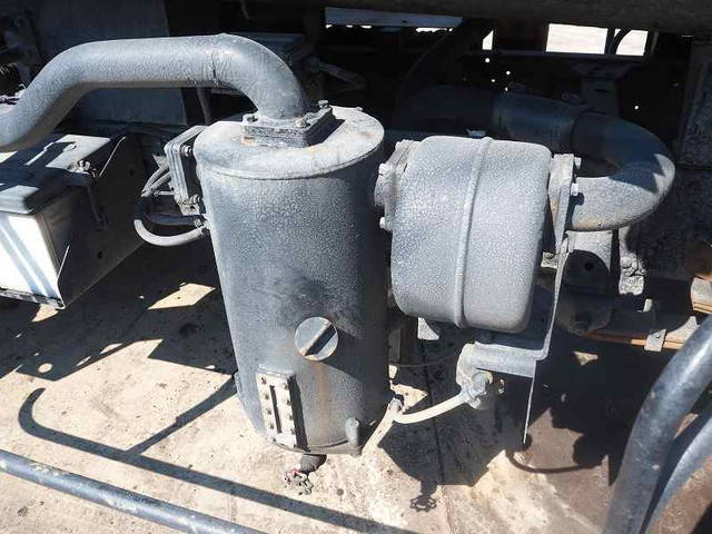 いすゞエルフバキュームカー小型（2t・3t）[写真20]