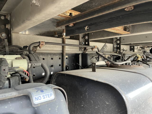 三菱ふそうキャンター冷凍車（冷蔵車）小型（2t・3t）[写真26]