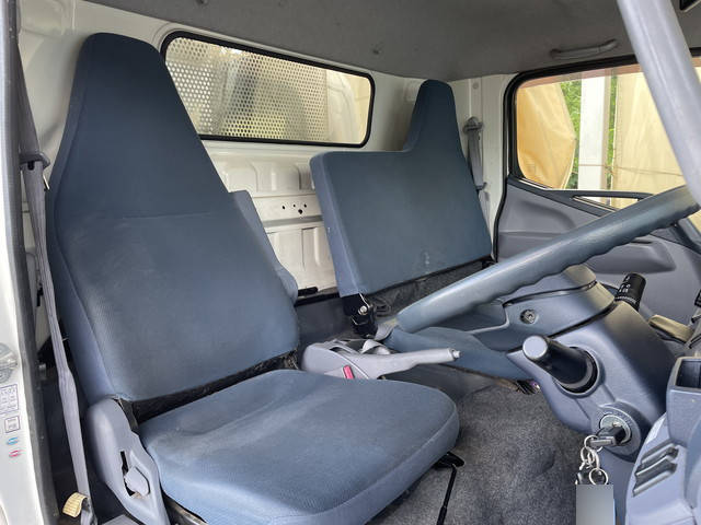 三菱ふそうキャンター冷凍車（冷蔵車）小型（2t・3t）[写真32]