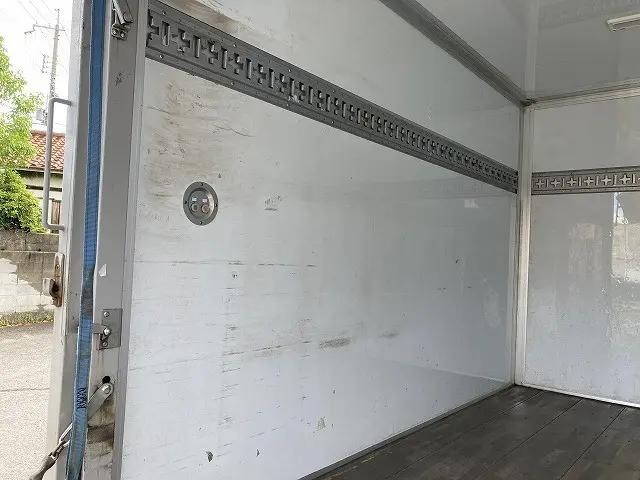 いすゞエルフパネルバン小型（2t・3t）[写真11]