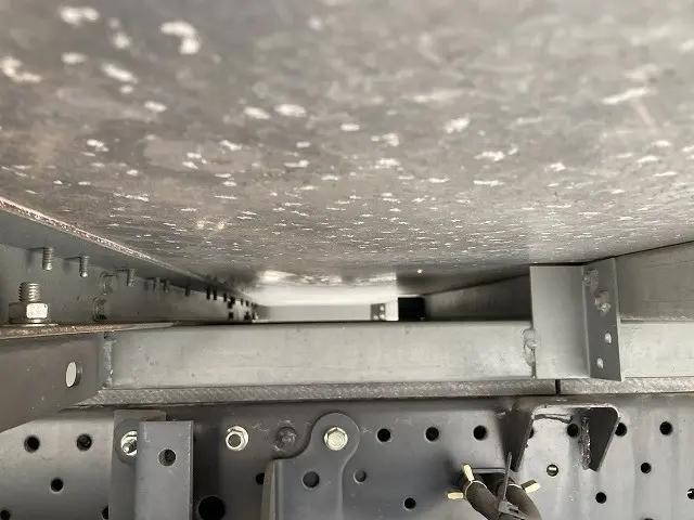 いすゞエルフパネルバン小型（2t・3t）[写真16]