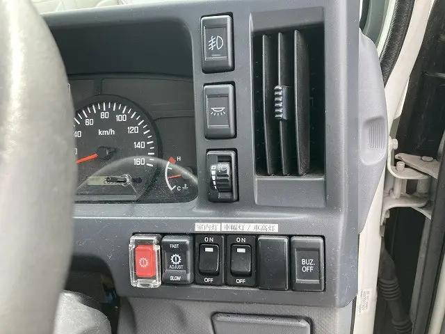 いすゞエルフパネルバン小型（2t・3t）[写真28]