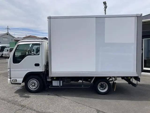 いすゞエルフパネルバン小型（2t・3t）[写真07]