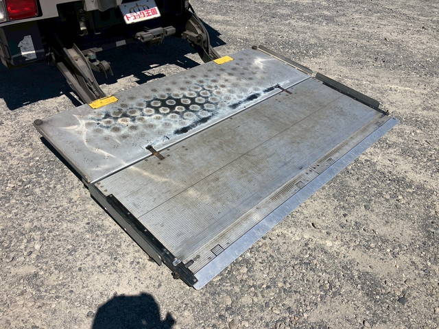 いすゞフォワード冷凍車（冷蔵車）中型（4t）[写真19]