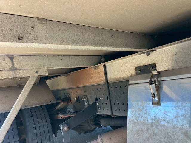 いすゞフォワード冷凍車（冷蔵車）中型（4t）[写真25]