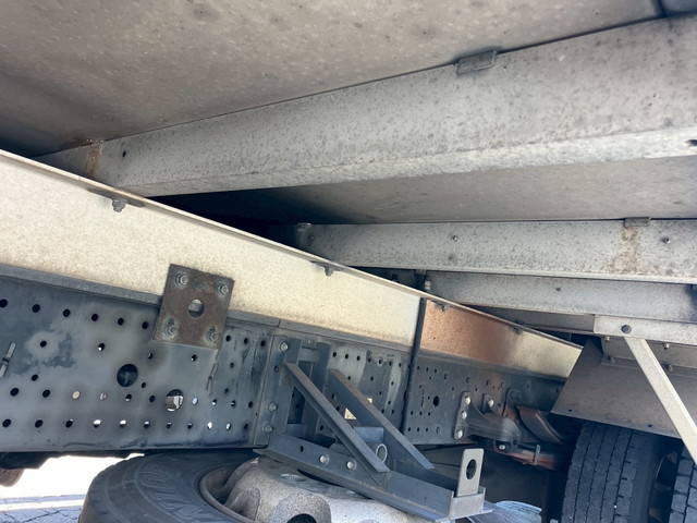 いすゞフォワード冷凍車（冷蔵車）中型（4t）[写真26]