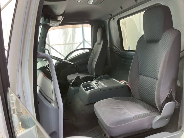 いすゞフォワード冷凍車（冷蔵車）中型（4t）[写真32]