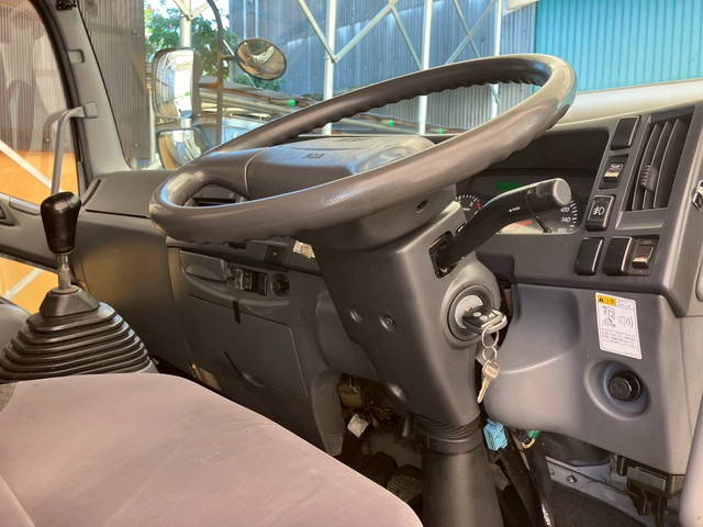 いすゞフォワード冷凍車（冷蔵車）中型（4t）[写真34]