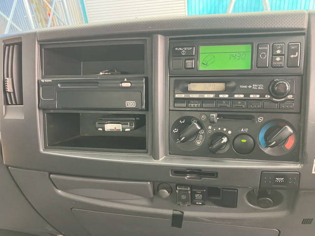 いすゞフォワード冷凍車（冷蔵車）中型（4t）[写真37]