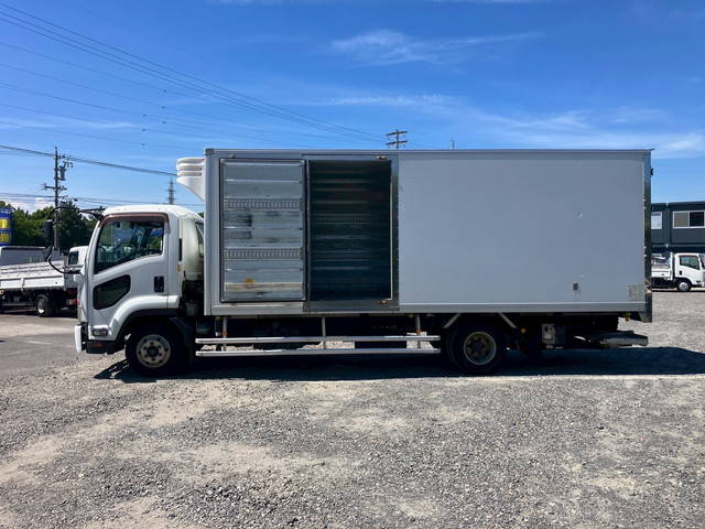 いすゞフォワード冷凍車（冷蔵車）中型（4t）[写真06]