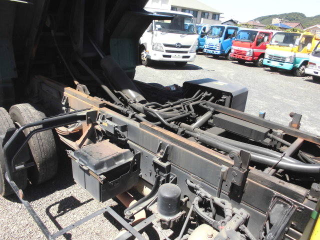 日野レンジャーパッカー車（塵芥車）中型（4t）[写真13]