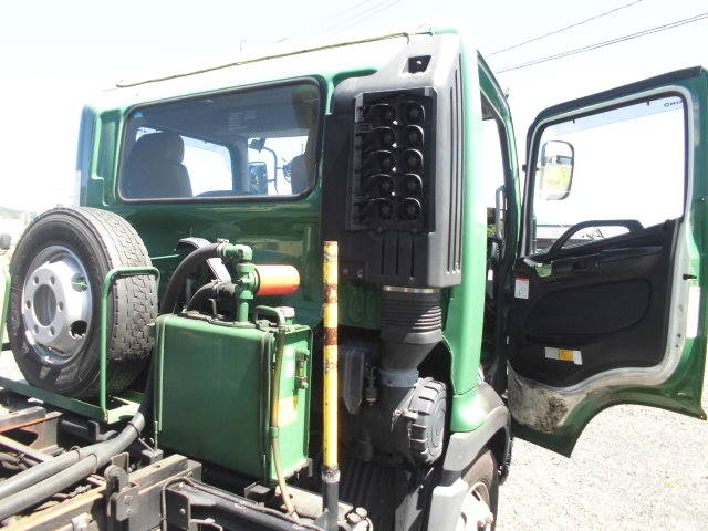 日野レンジャーパッカー車（塵芥車）中型（4t）[写真14]