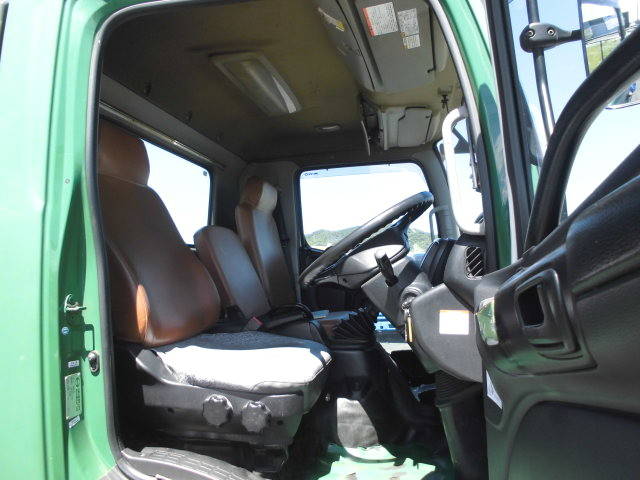 日野レンジャーパッカー車（塵芥車）中型（4t）[写真25]