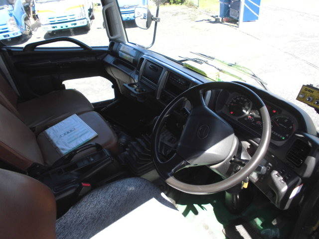 日野レンジャーパッカー車（塵芥車）中型（4t）[写真27]