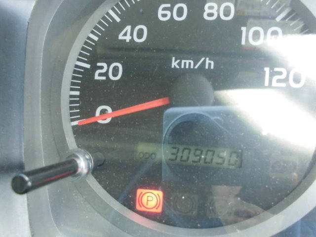 日野レンジャーパッカー車（塵芥車）中型（4t）[写真29]