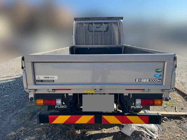 三菱ふそうキャンター平ボディ小型（2t・3t）[写真11]