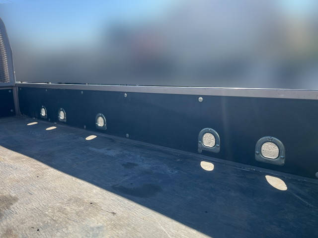 三菱ふそうキャンター平ボディ小型（2t・3t）[写真15]