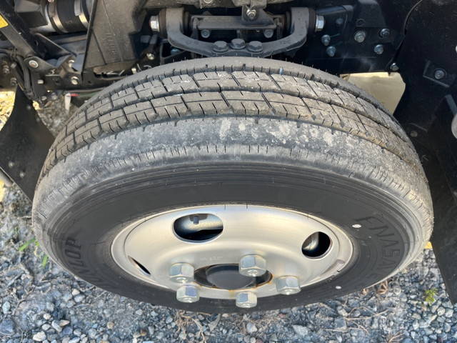 三菱ふそうキャンター平ボディ小型（2t・3t）[写真17]