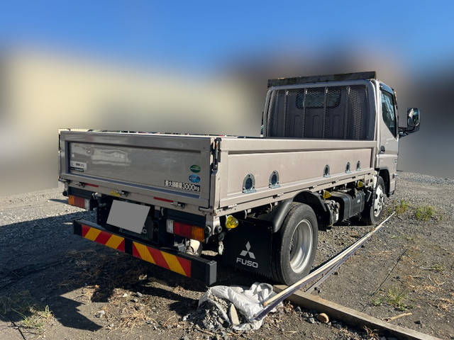 三菱ふそうキャンター平ボディ小型（2t・3t）[写真02]