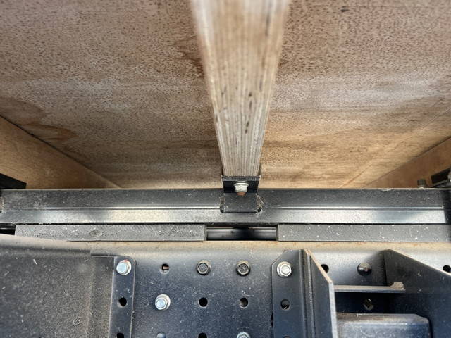 三菱ふそうキャンター平ボディ小型（2t・3t）[写真21]