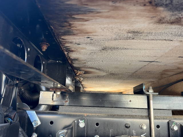 三菱ふそうキャンター平ボディ小型（2t・3t）[写真22]