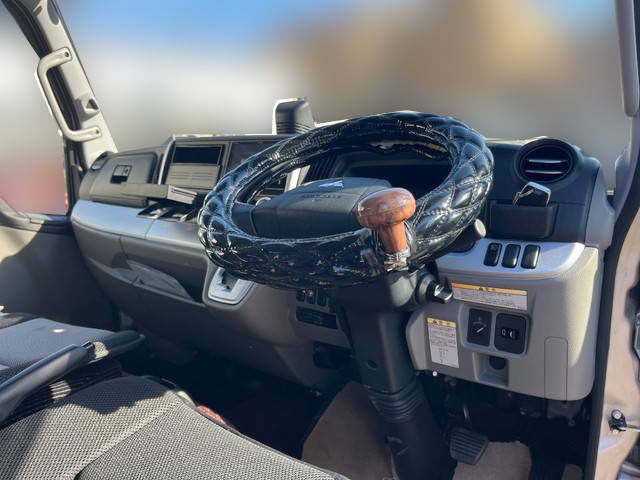 三菱ふそうキャンター平ボディ小型（2t・3t）[写真29]