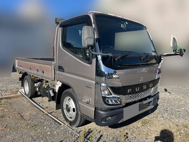 三菱ふそうキャンター平ボディ小型（2t・3t）[写真03]