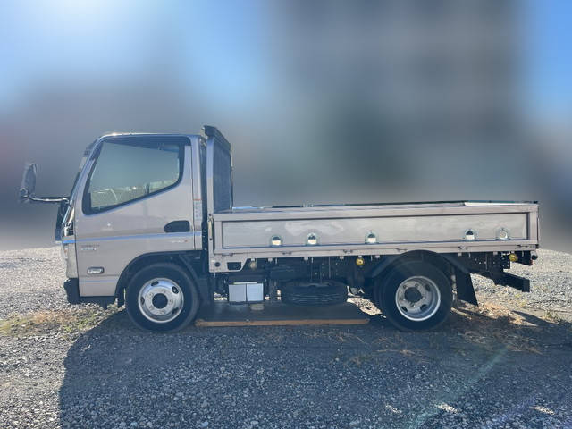 三菱ふそうキャンター平ボディ小型（2t・3t）[写真05]