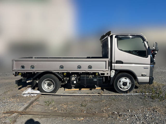 三菱ふそうキャンター平ボディ小型（2t・3t）[写真06]