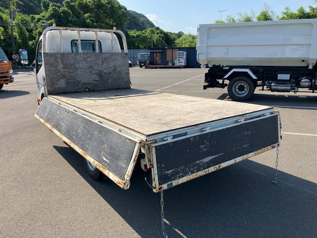 日野デュトロ平ボディ小型（2t・3t）[写真12]