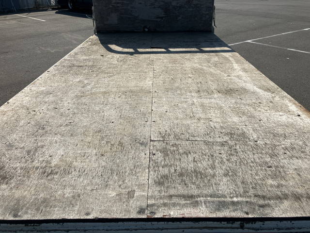 日野デュトロ平ボディ小型（2t・3t）[写真13]