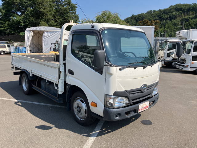 日野デュトロ平ボディ小型（2t・3t）[写真03]