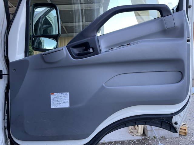 日野デュトロ冷凍車（冷蔵車）小型（2t・3t）[写真30]