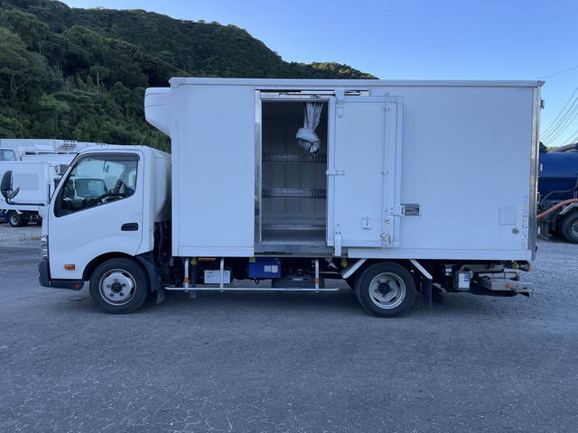 日野デュトロ冷凍車（冷蔵車）小型（2t・3t）[写真06]